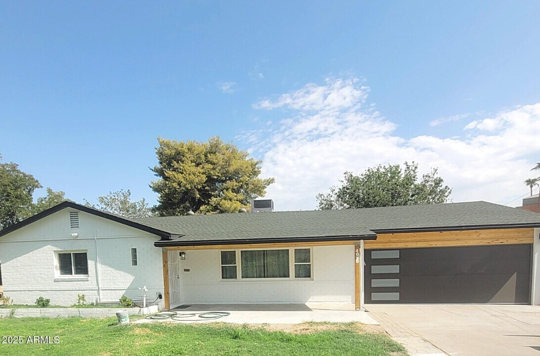 4028 E Edgemont Ave in Phoenix, AZ - Building Photo