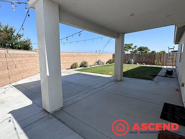 5817 Eiffel Pl in Bakersfield, CA - Building Photo - Building Photo