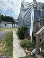 201 S Mary St in Hedgesville, WV - Building Photo