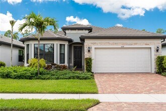 6718 Pennyroyal Dr in Naples, FL - Building Photo - Building Photo