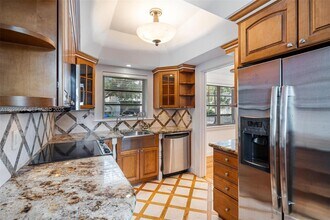 1790 Wa Kee Na Dr in Miami, FL - Foto de edificio - Building Photo