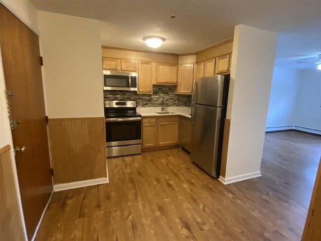 240 Belmont St, Unit 33