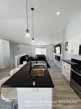 8691 Park Ave NE in Otsego, MN - Foto de edificio - Building Photo