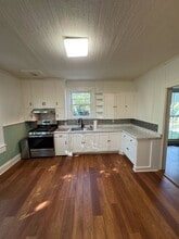 527 E Cambridge Ave in Greenwood, SC - Building Photo - Building Photo