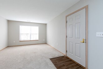 The Ridge at Chestnut Hill in Columbus, OH - Building Photo - Building Photo