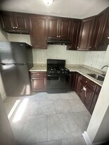 918 St Dunstans Rd in Baltimore, MD - Building Photo