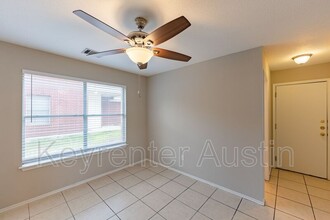 1624 W Pflugerville Pkwy in Round Rock, TX - Building Photo - Building Photo