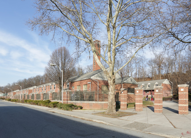 Hillside Village in Harrisburg, PA - Building Photo - Building Photo