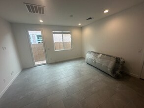 9835 W Cheery Lynn Rd in Phoenix, AZ - Foto de edificio - Building Photo