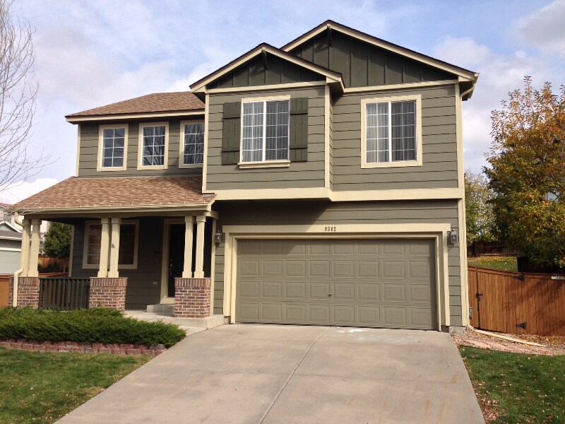 9302 Wolfe Dr in Highlands Ranch, CO - Building Photo