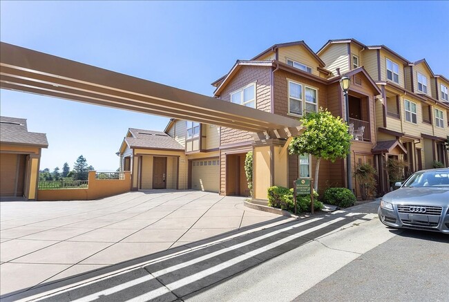 6028 Old Quarry Loop in Oakland, CA - Building Photo - Building Photo