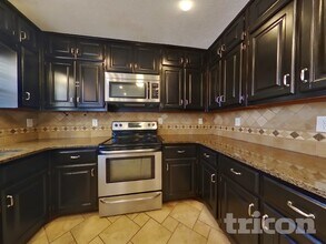 1050 Swan Mill Ct in Suwanee, GA - Building Photo - Building Photo