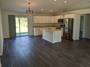 5900 Cazler Ave in North Port, FL - Foto de edificio - Building Photo