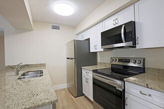 5331 Summerlin Rd in Ft. Myers, FL - Building Photo - Building Photo
