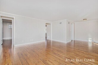 7535 Briar St in Prairie Village, KS - Foto de edificio - Building Photo