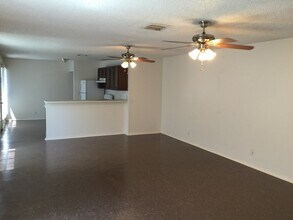 8435 Cranberry Hill in San Antonio, TX - Building Photo - Building Photo