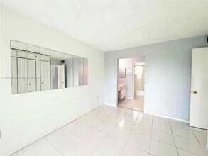 9430 Tangerine Pl in Davie, FL - Building Photo - Building Photo