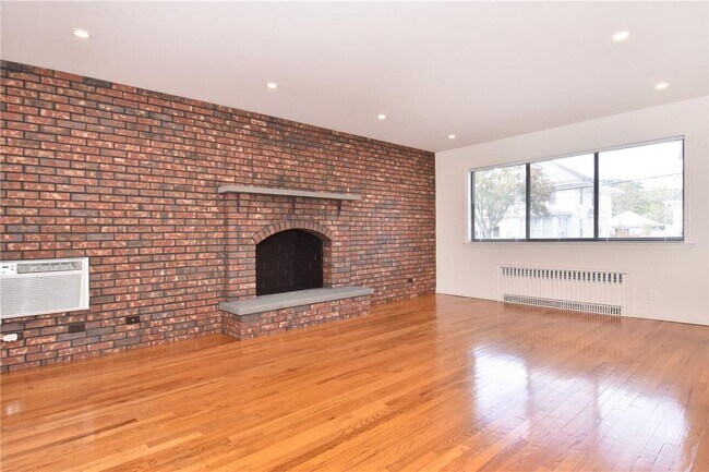 40 Second Ave in Pelham, NY - Building Photo - Building Photo