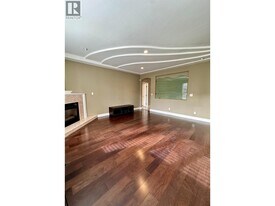 4546 Granville Ave in Richmond, BC - Building Photo