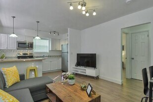 1101 SW 30th St in Fort Lauderdale, FL - Building Photo