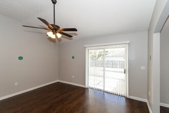 2653 Fernleaf Dr in Green Cove Springs, FL - Foto de edificio - Building Photo