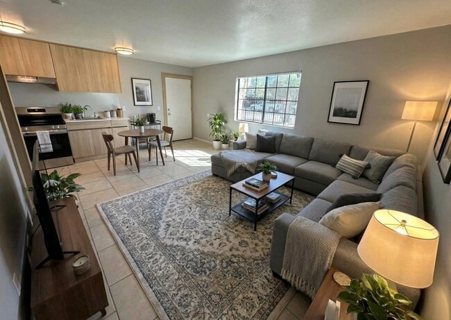 San Miguel Town Apartments in Tucson, AZ - Building Photo - Building Photo