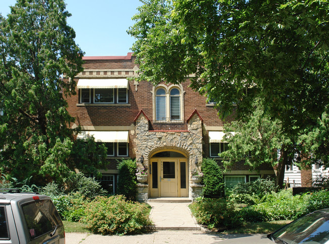 3530 Harriet Ave in Minneapolis, MN - Foto de edificio - Building Photo