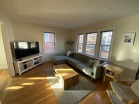 30 Cypress St, Unit 2 in Brookline, MA - Foto de edificio - Building Photo