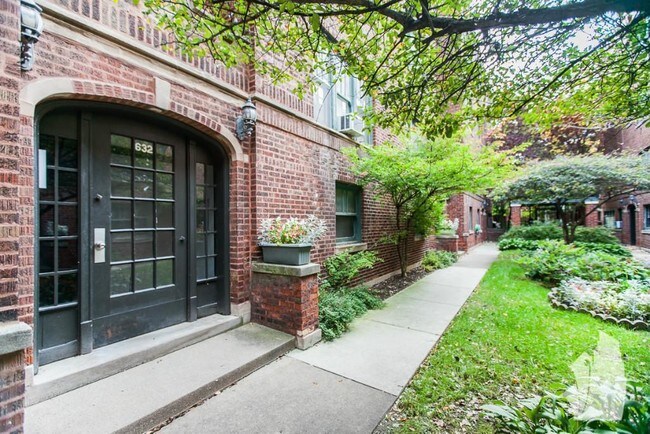 630 W Arlington Pl in Chicago, IL - Building Photo - Building Photo