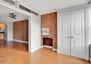 First Avenue, Unit 3 in New York, NY - Foto de edificio - Building Photo