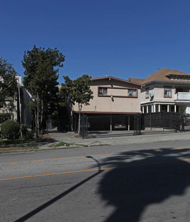 335 S Westlake Ave in Los Angeles, CA - Foto de edificio - Building Photo