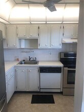 1005 Country Club Dr in Margate, FL - Building Photo - Building Photo