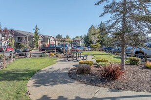 South Village Apartments in Arlington, WA - Building Photo