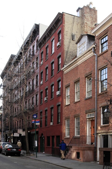 244 W Tenth St in New York, NY - Building Photo