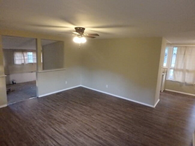 1419 SW Caledon St in Topeka, KS - Building Photo - Building Photo