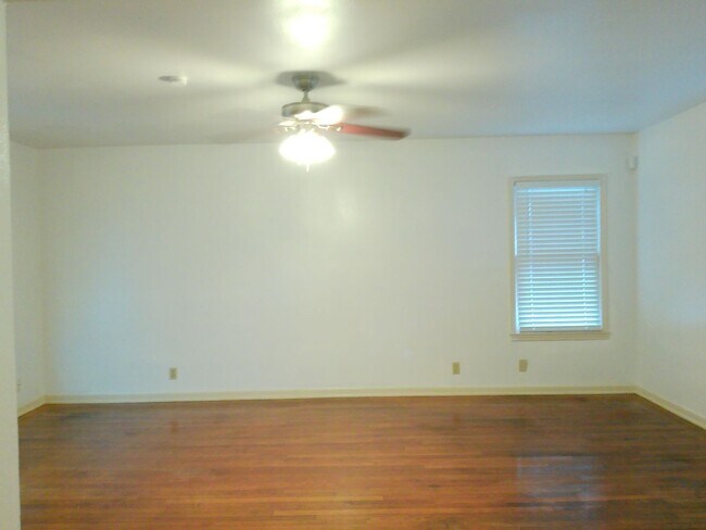 1017 Sorrell St in Corpus Christi, TX - Building Photo - Building Photo