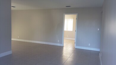 18817 SW 113th Ct, Unit 18817 SW 113 CT in Miami, FL - Building Photo - Building Photo