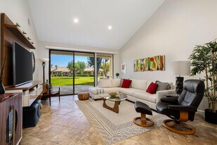 186 Gran Via in Palm Desert, CA - Building Photo