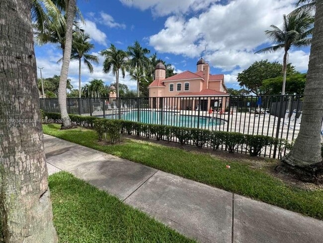 507 Belmont Ln in North Lauderdale, FL - Foto de edificio - Building Photo