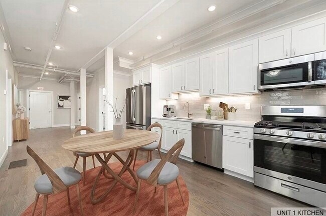 68 Day St, Unit 1 in Boston, MA - Building Photo - Building Photo