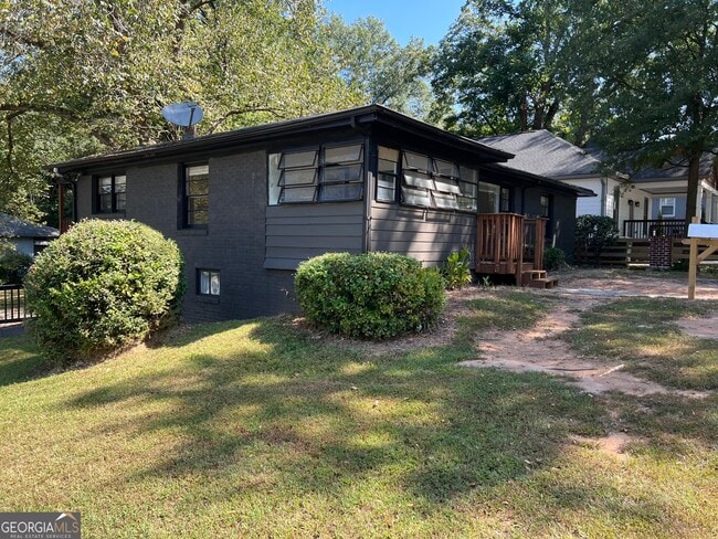 1215 Westview Dr SW in Atlanta, GA - Building Photo - Building Photo