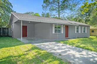 21366 Anderson Rd in Brooksville, FL - Building Photo - Building Photo