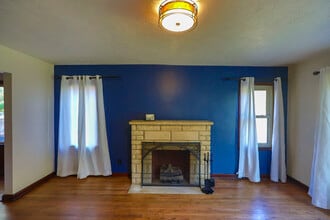 233 S Minneapolis St in Wichita, KS - Building Photo - Building Photo