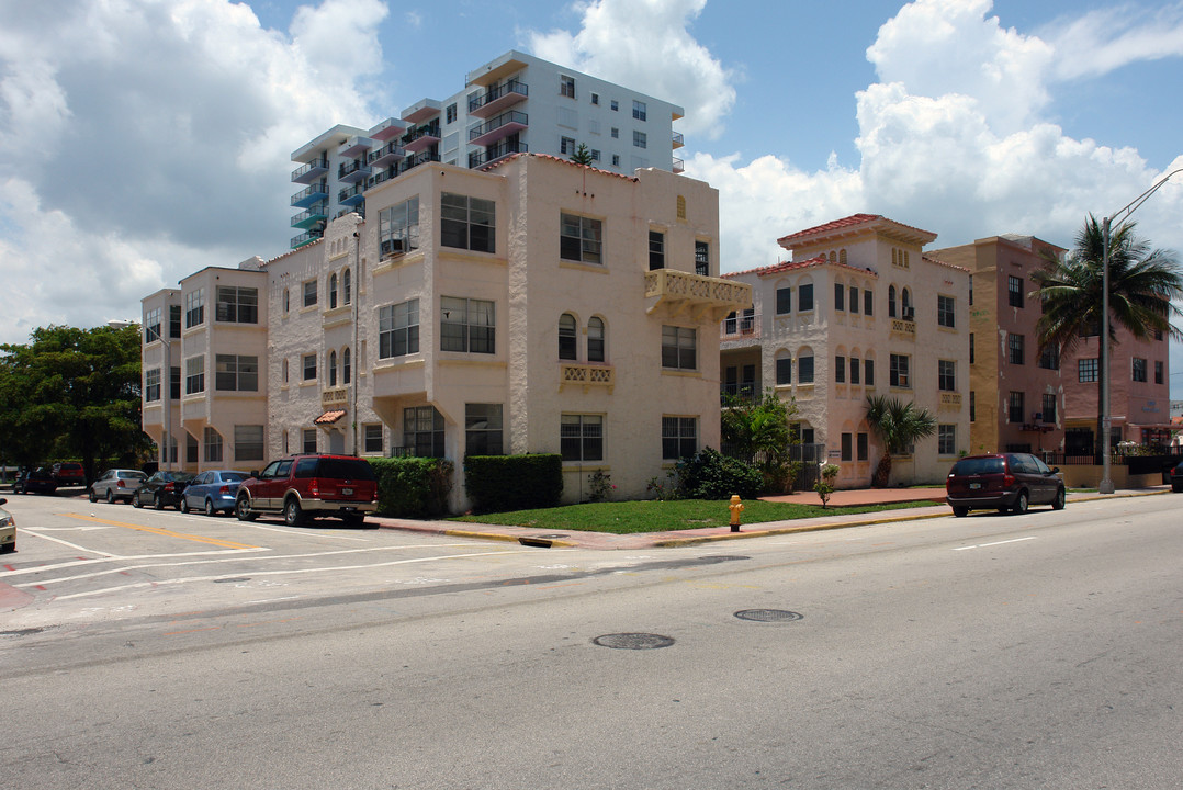 Villa Maria Apartments in Miami Beach, FL - Building Photo