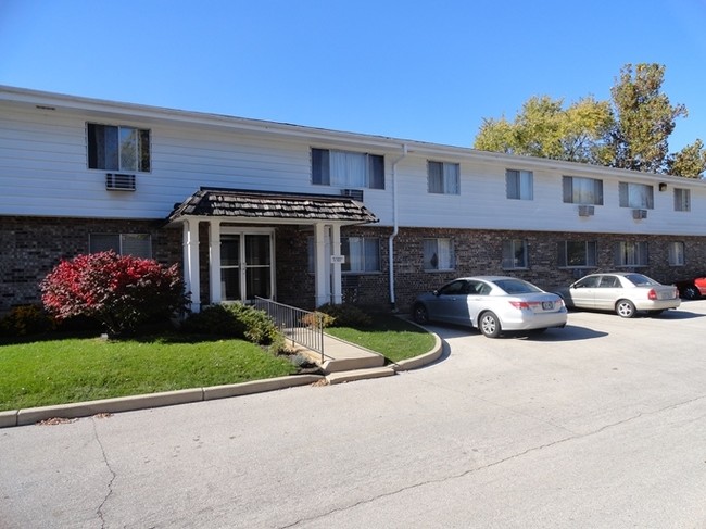 Arcadian Apartments in Waukesha, WI - Foto de edificio - Building Photo