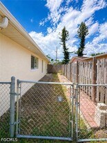 1426 SE 19th Ln in Cape Coral, FL - Building Photo