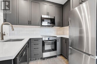 887 Somerset St W in Ottawa, ON - Building Photo - Building Photo