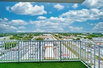 140 S Dixie Hwy in Hollywood, FL - Building Photo - Building Photo