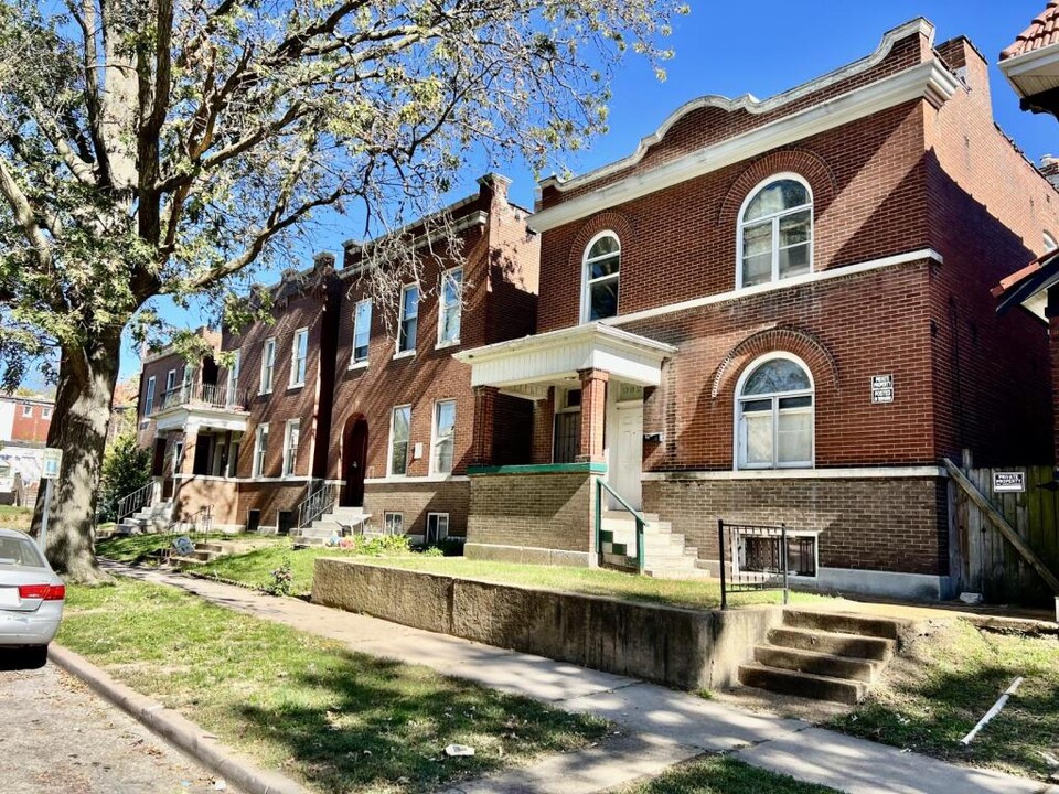 3628 Minnesota Ave in St. Louis, MO - Foto de edificio