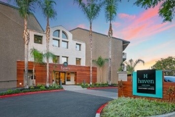 HAVEN WARNER CENTER in Canoga Park, CA - Building Photo